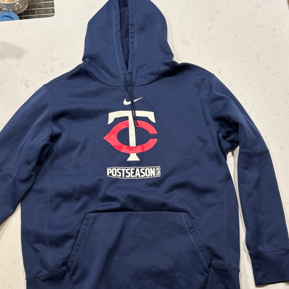 Nike Men's Navy Blue Postseason Hoodie